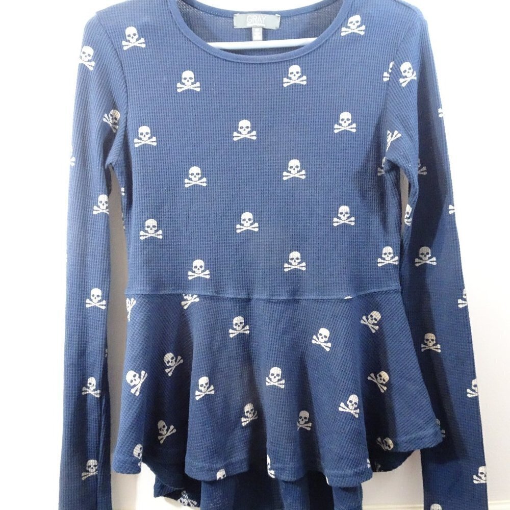 GRAY Saks Fifth Avenue Skull Crossbones Graphic Print Thermal Peplum Shirt Sz S